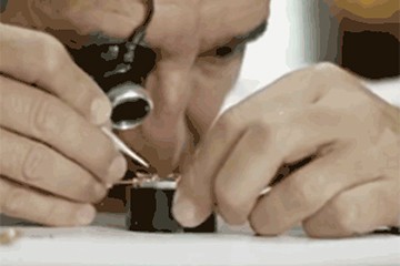 百达翡丽手表走快了维修电话